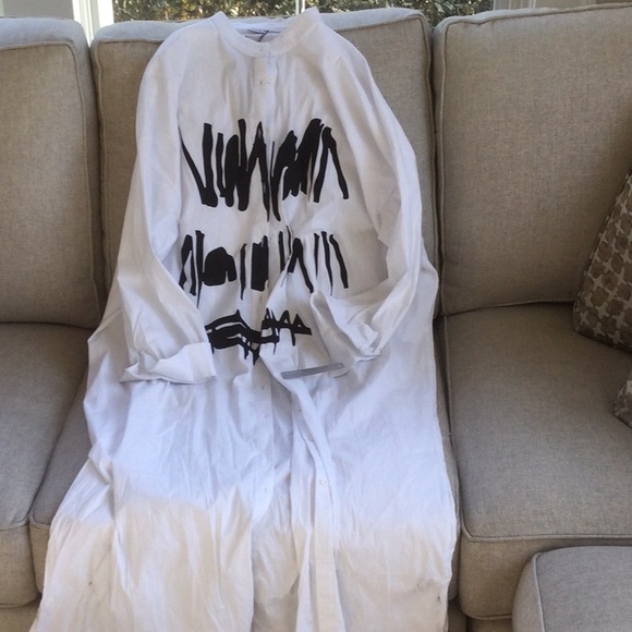 White long button down print shirt/Dress - Picture 4 of 5